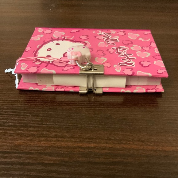 New Sanrio Hello Kitty Locking Diary Journal Vintage 2011 - Picture 4 of 4